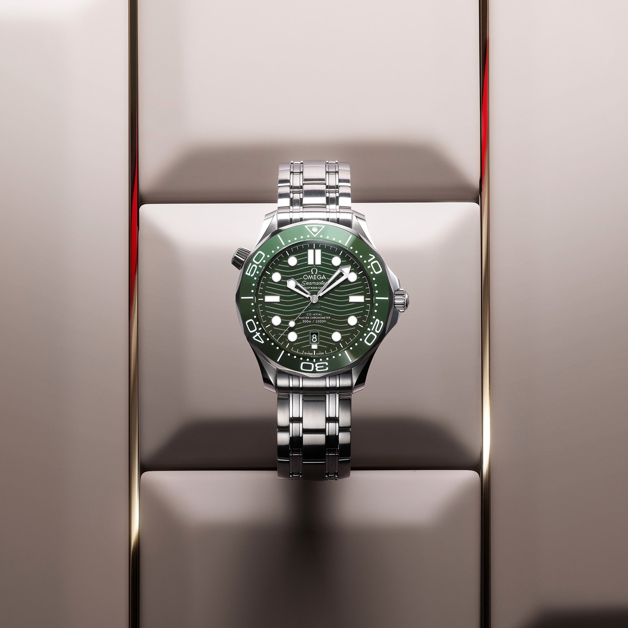Seamaster Diver 300M Co-Axial Master Chronometer 42mm Green Dial On Bracelet(1:1 replica)