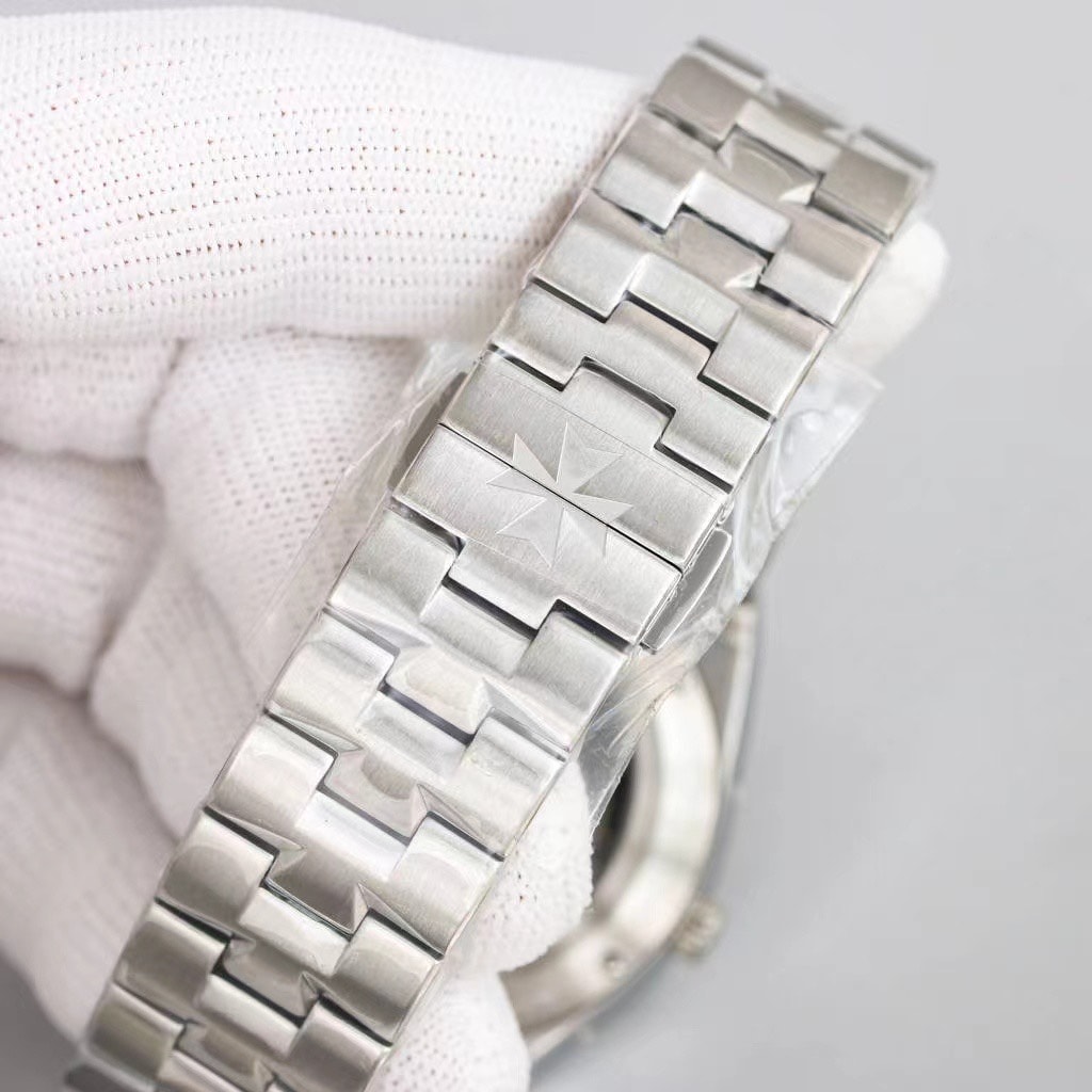 Fake Vacheron Constantin Replica Watch Overseas perpetual calendar ultra-thin skeleton Boutique Exclusive 41.5 MM WHITE GOLD 4300V/220G-B946(1:1 replica)