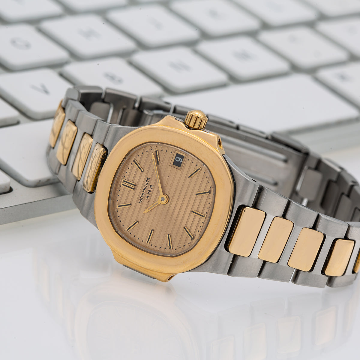 Patek Philippe Nautilus 4700 24MM Champagne Dial With Two Tone Bracelet(1:1 replica)