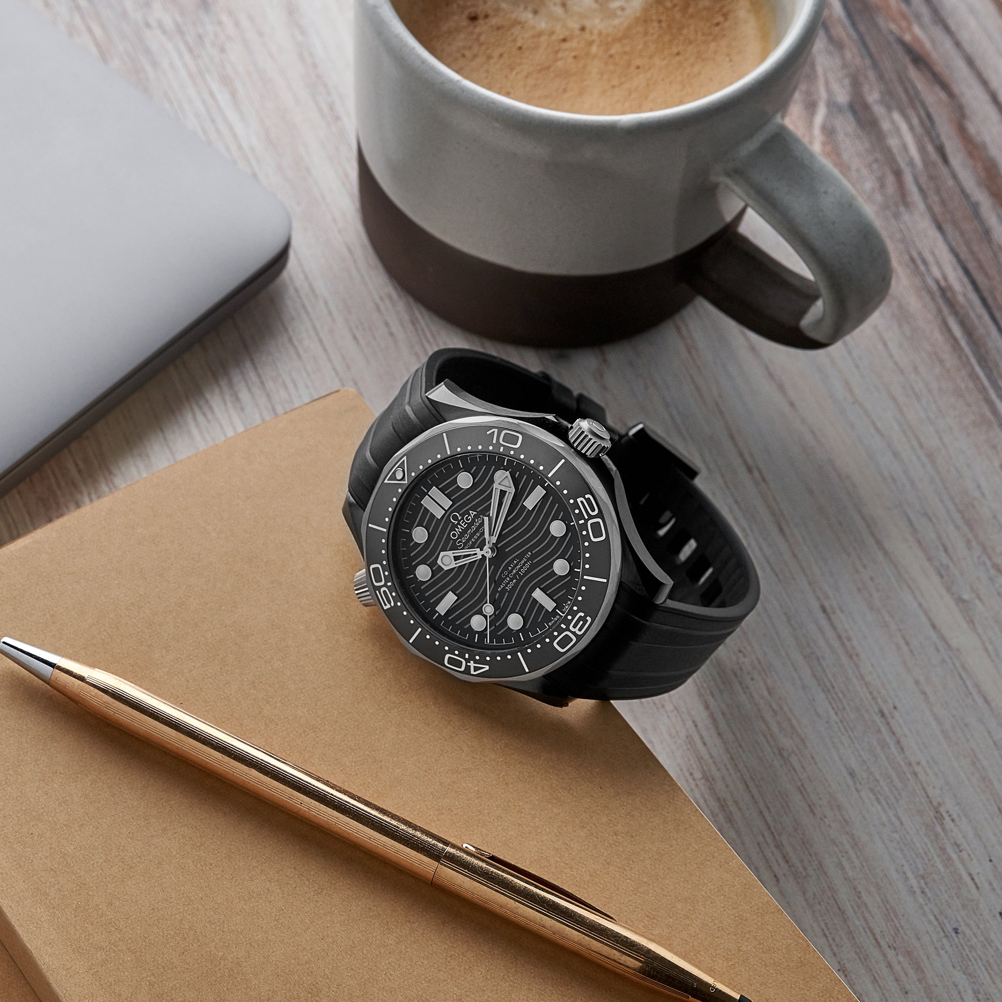 Seamaster Diver 300M Co-Axial Master Chronometer 43.5mm Black Ceramic On Rubber Strap(1:1 replica)