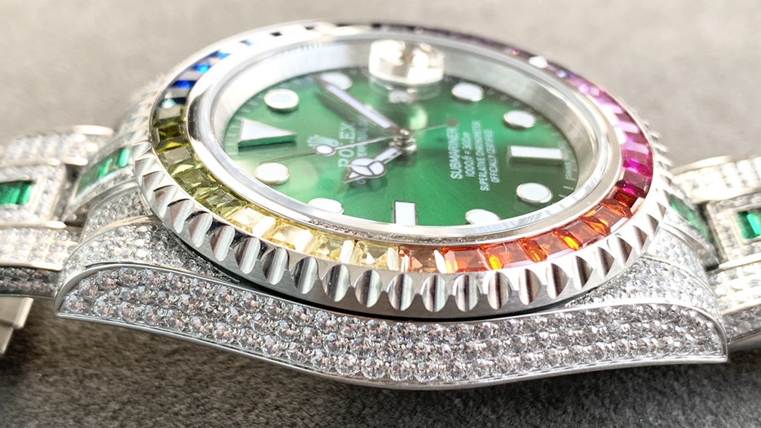Rolex Submariner Special Edition with diamonds - Green iridescent diamonds - All diamonds - 40 mm(1:1 replica)