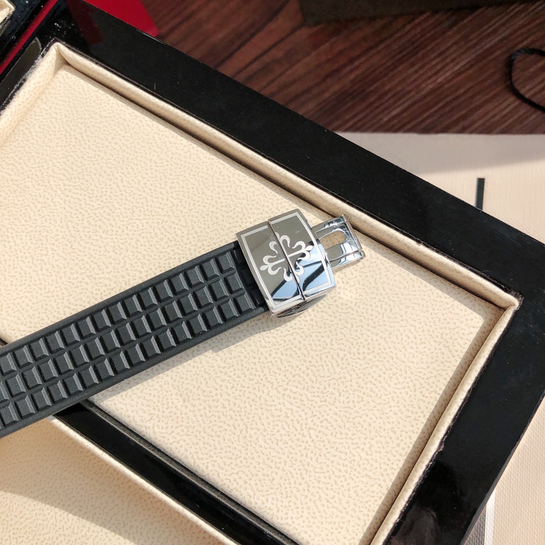 Fake Patek Philippe Replica Watch Aquanaut Ladies Stainless Steel Black Dial 5067A-001 TWF(1:1 replica)