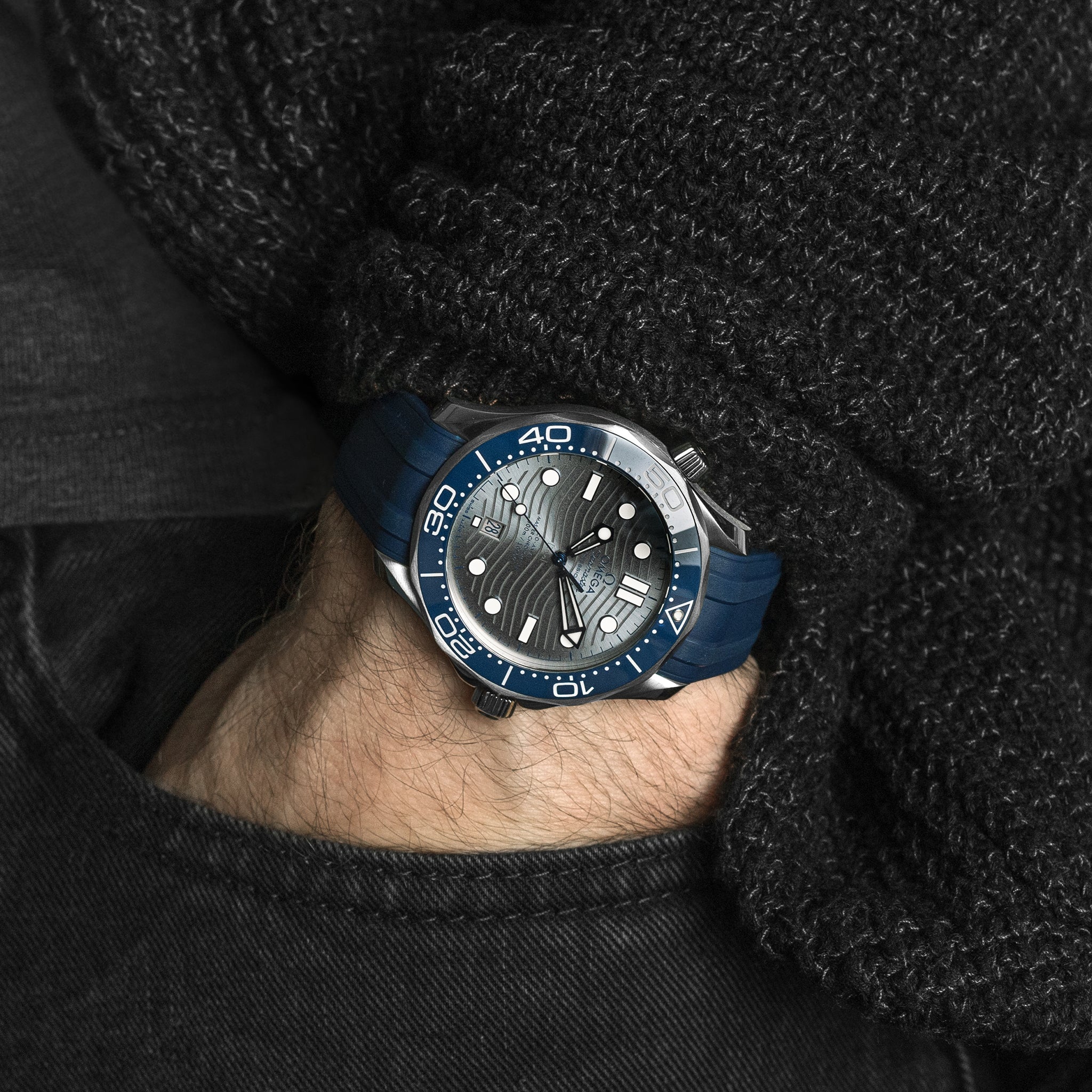 Seamaster Diver 300M Co-Axial Master Chronometer 42mm Grey Dial On Rubber Strap(1:1 replica)
