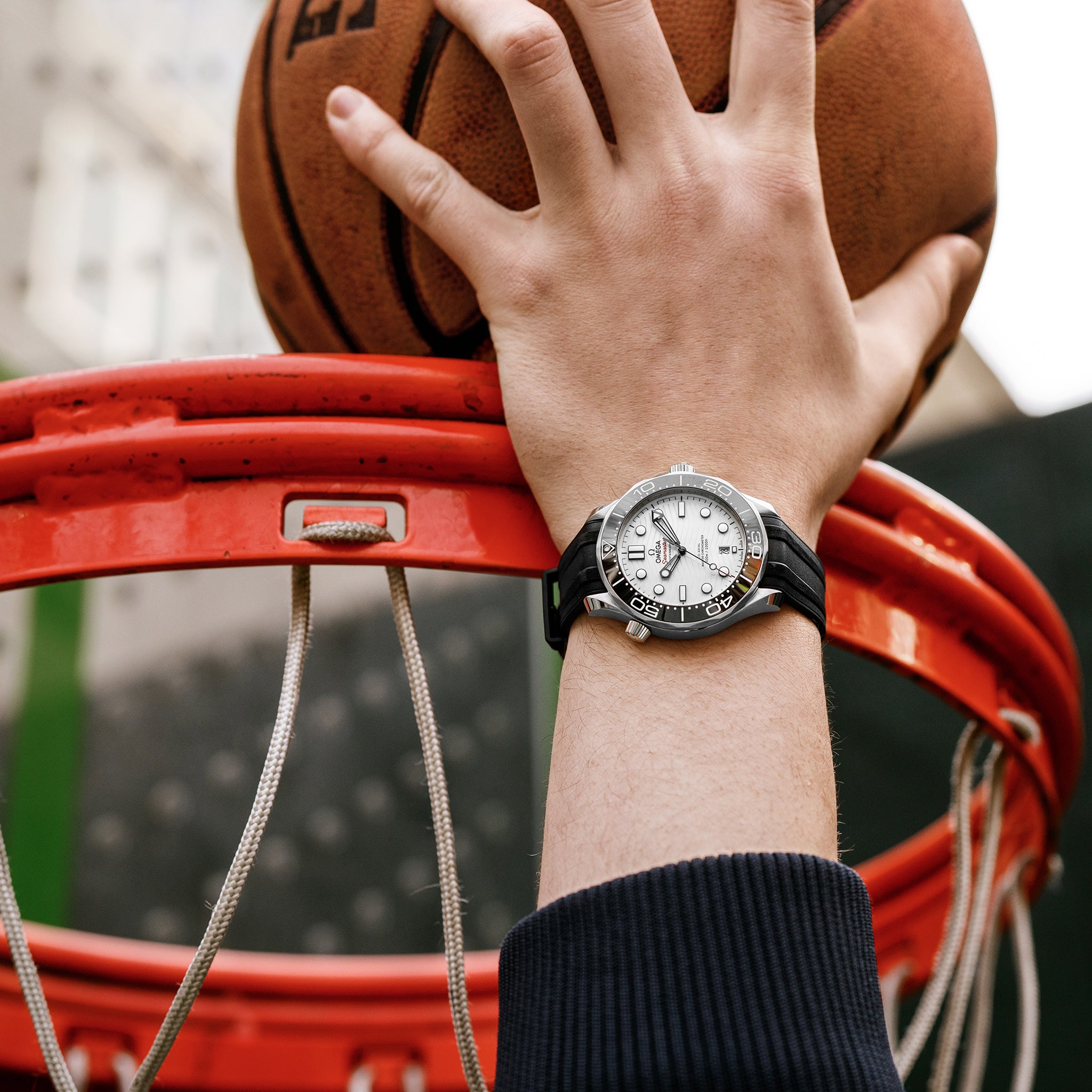 Seamaster Diver 300M Co-Axial Master Chronometer 42mm White Dial On Rubber Strap(1:1 replica)