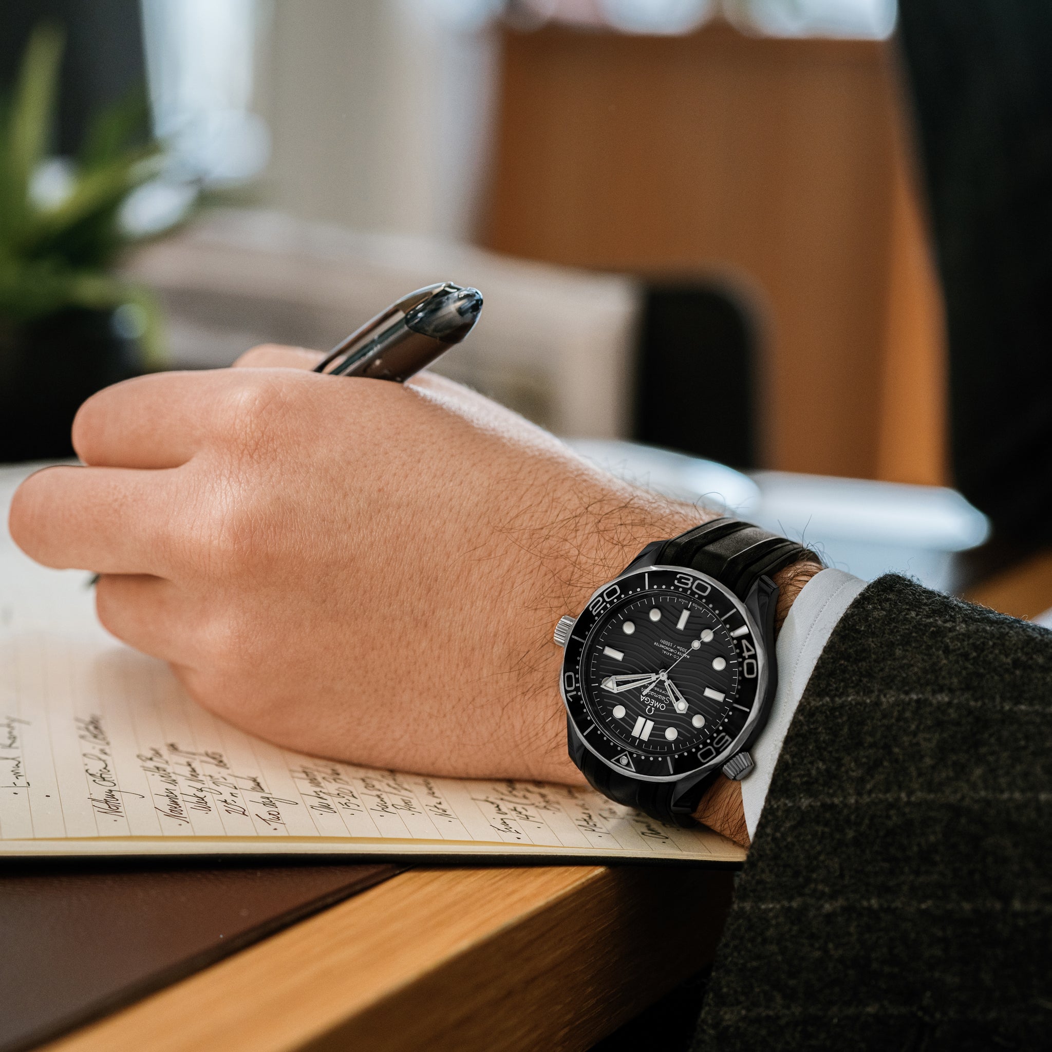 Seamaster Diver 300M Co-Axial Master Chronometer 43.5mm Black Ceramic On Rubber Strap(1:1 replica)