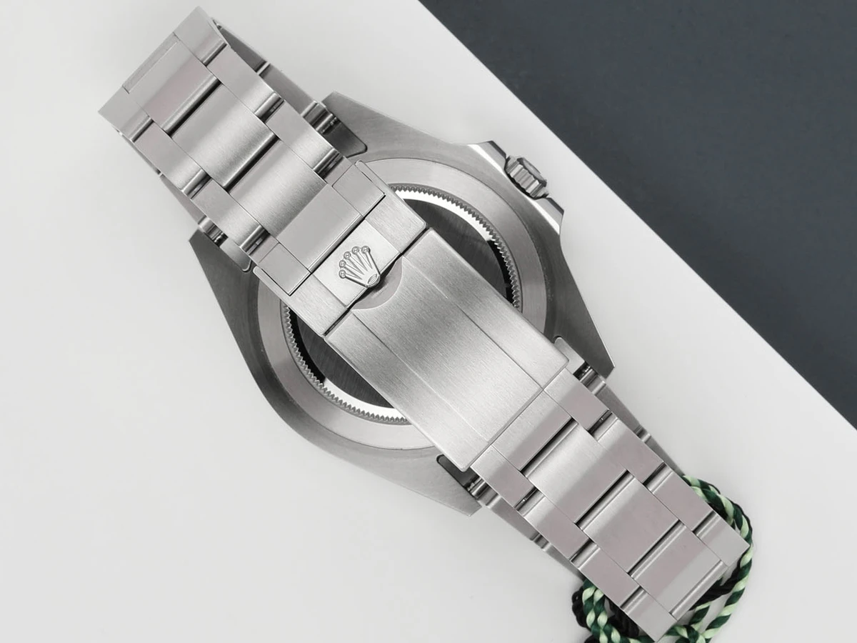 Explorer II – M226570-0001(1:1 replica)