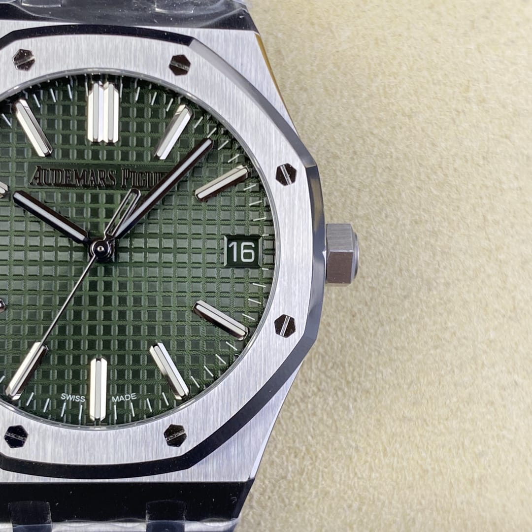 Audemars Piguet Replica Watch Royal Oak Selfwinding “50th Anniversary” 41mm Stainless Steel Green Dial 15510ST.OO.1320ST.04-ZF(1:1 replica)