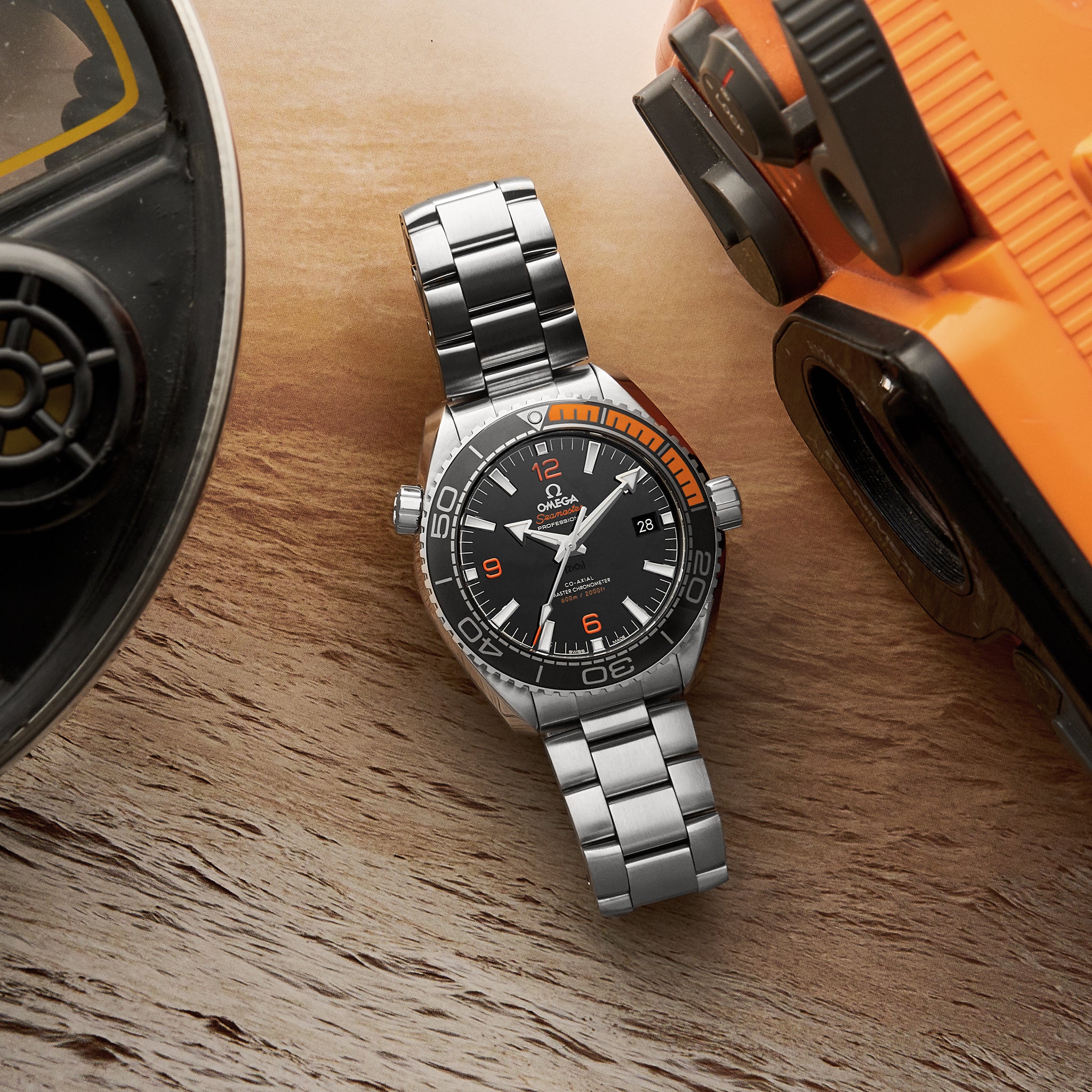 Seamaster Planet Ocean 600M Co-Axial Master Chronometer 43.5mm Black Dial With Orange Accents On Bracelet(1:1 replica)