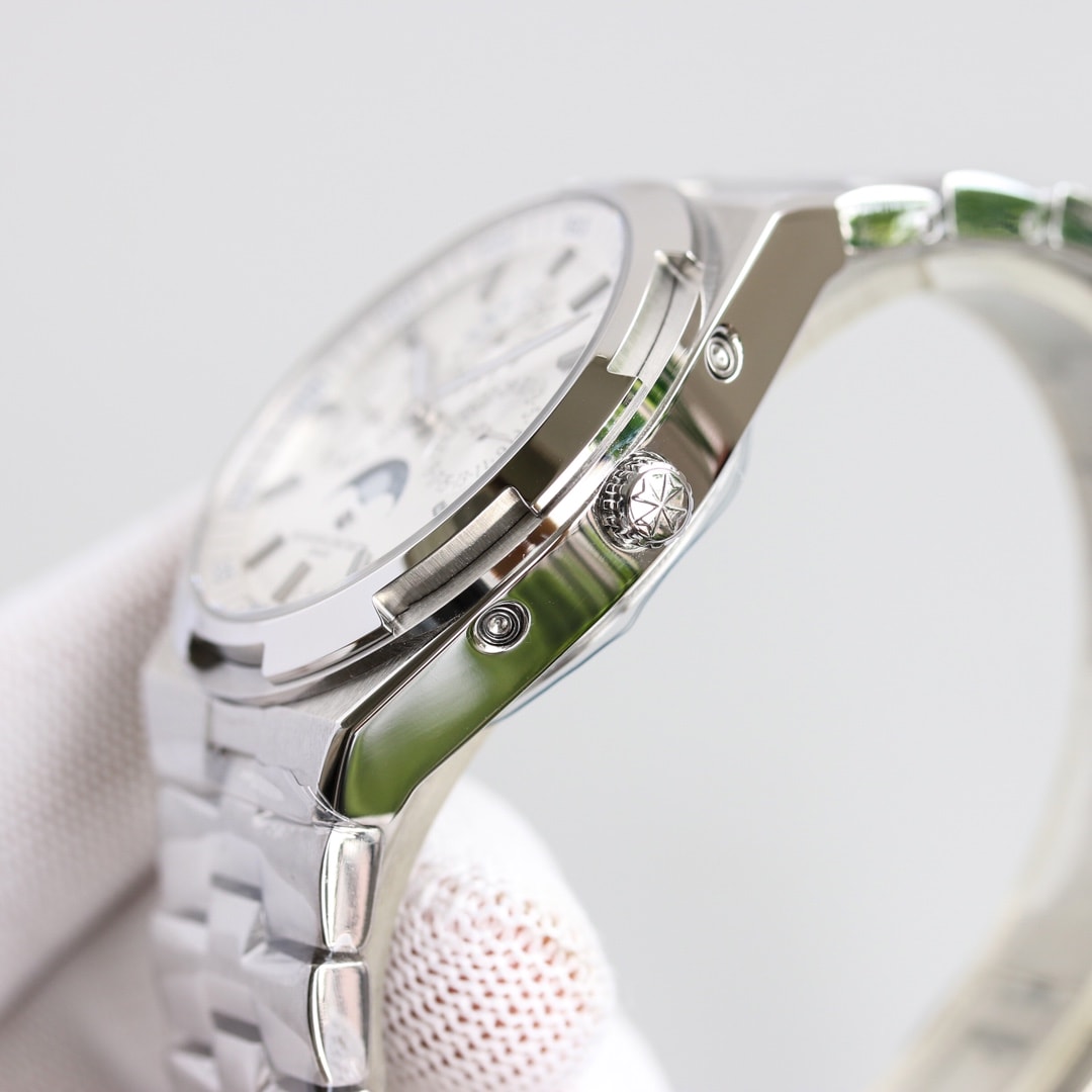 Fake Vacheron Constantin Replica Watch Overseas perpetual calendar ultra-thin Boutique Exclusive 41.5 MM WHITE GOLD 4300V/220G-B945(1:1 replica)