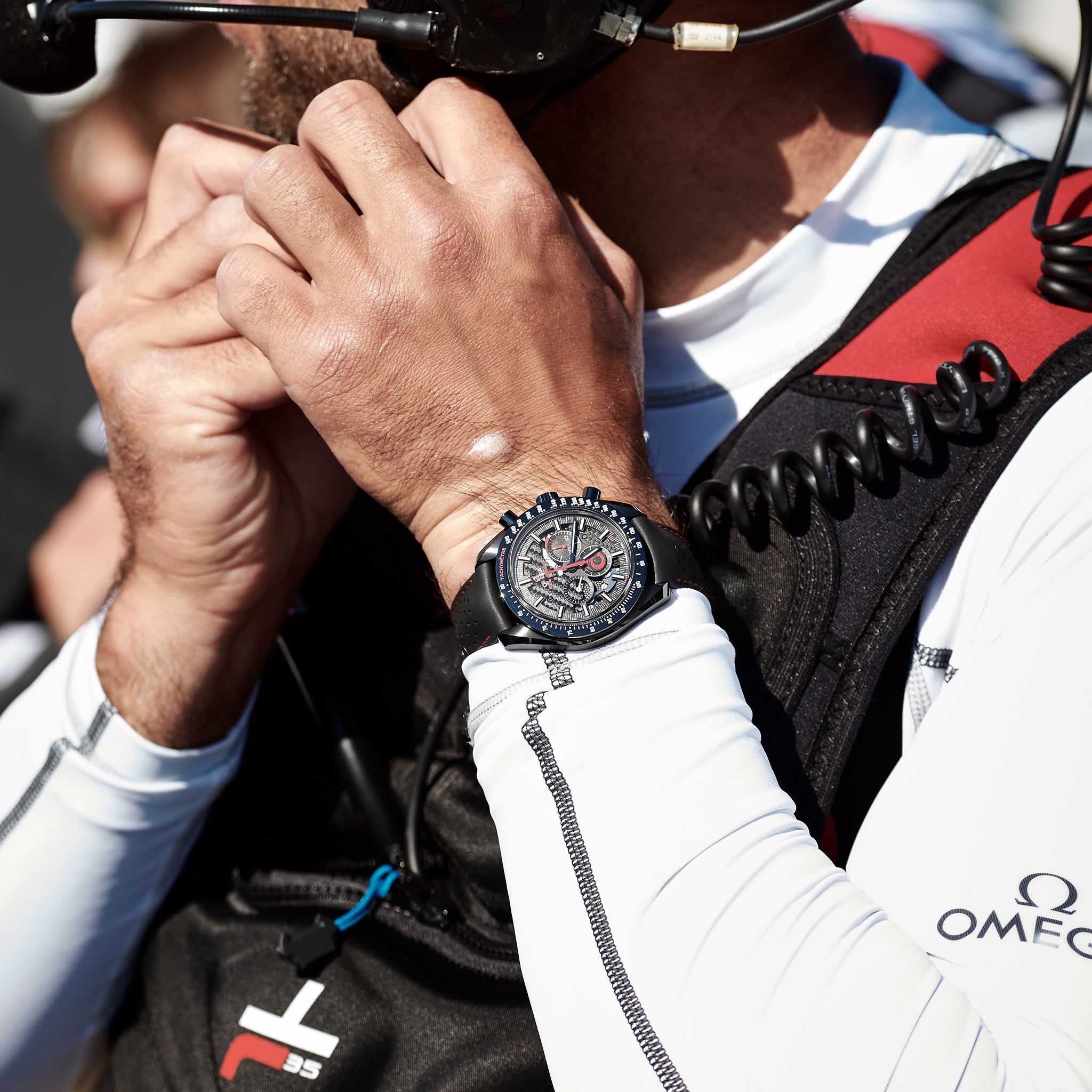 Speedmaster Moonwatch Chronograph 44.25mm 'Dark Side Of The Moon' ALINGHI(1:1 replica)