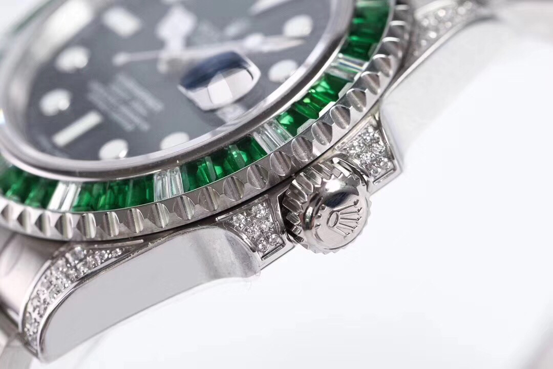 Rolex Submariner Customized with Diamonds - Green Diamonds - 40MM(1:1 replica)