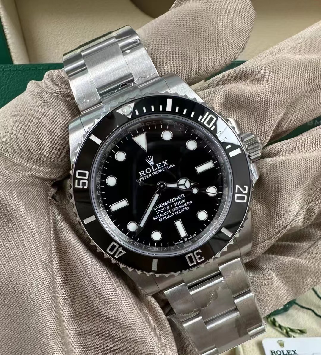 Rolex Submariner Series 114060-0002 40 mm black dial(1:1 replica)