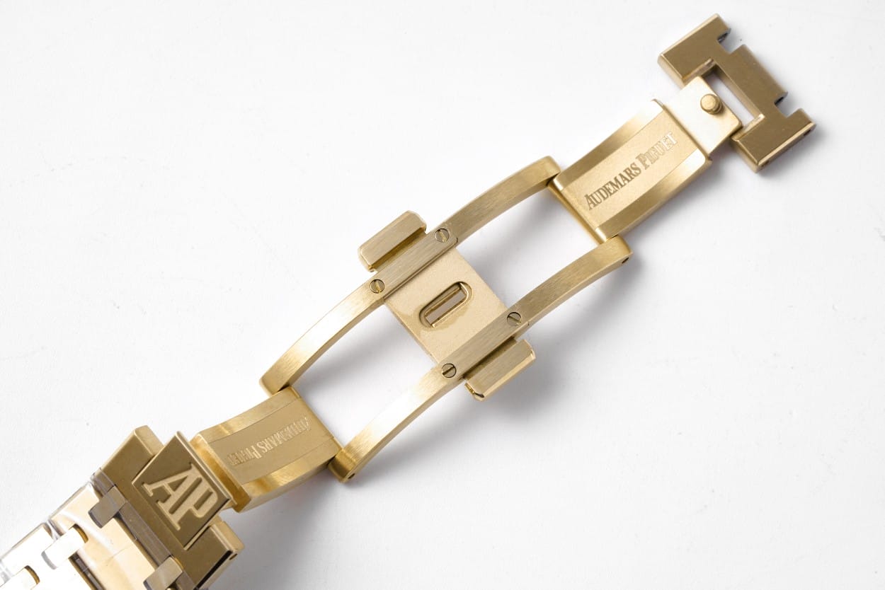Audemars Piguet Replica Watch Royal Oak Extra-Thin Yellow Gold Blue Index 39mm Yellow Gold Bracelet 15202BA.OO.1240BA.01-BFV2(1:1 replica)