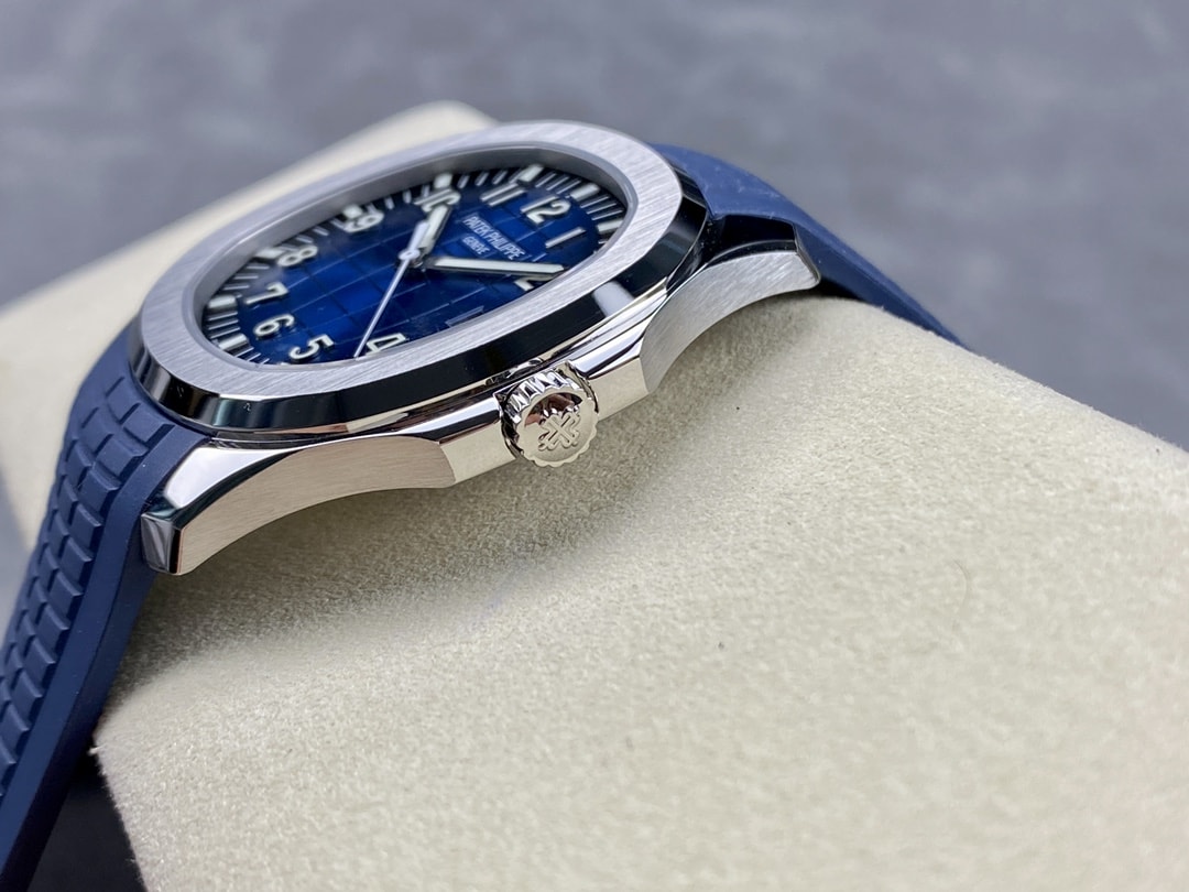 Fake Patek Philippe Replica Watch Aquanaut “Jumbo” White Gold Blue Dial 5168G-001 3KF(1:1 replica)