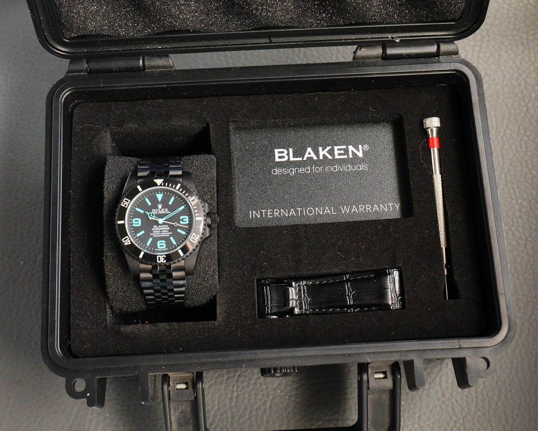 Rolex Dark Legend Submariner - DLC Black Finish - 40MM - Cyan(1:1 replica)