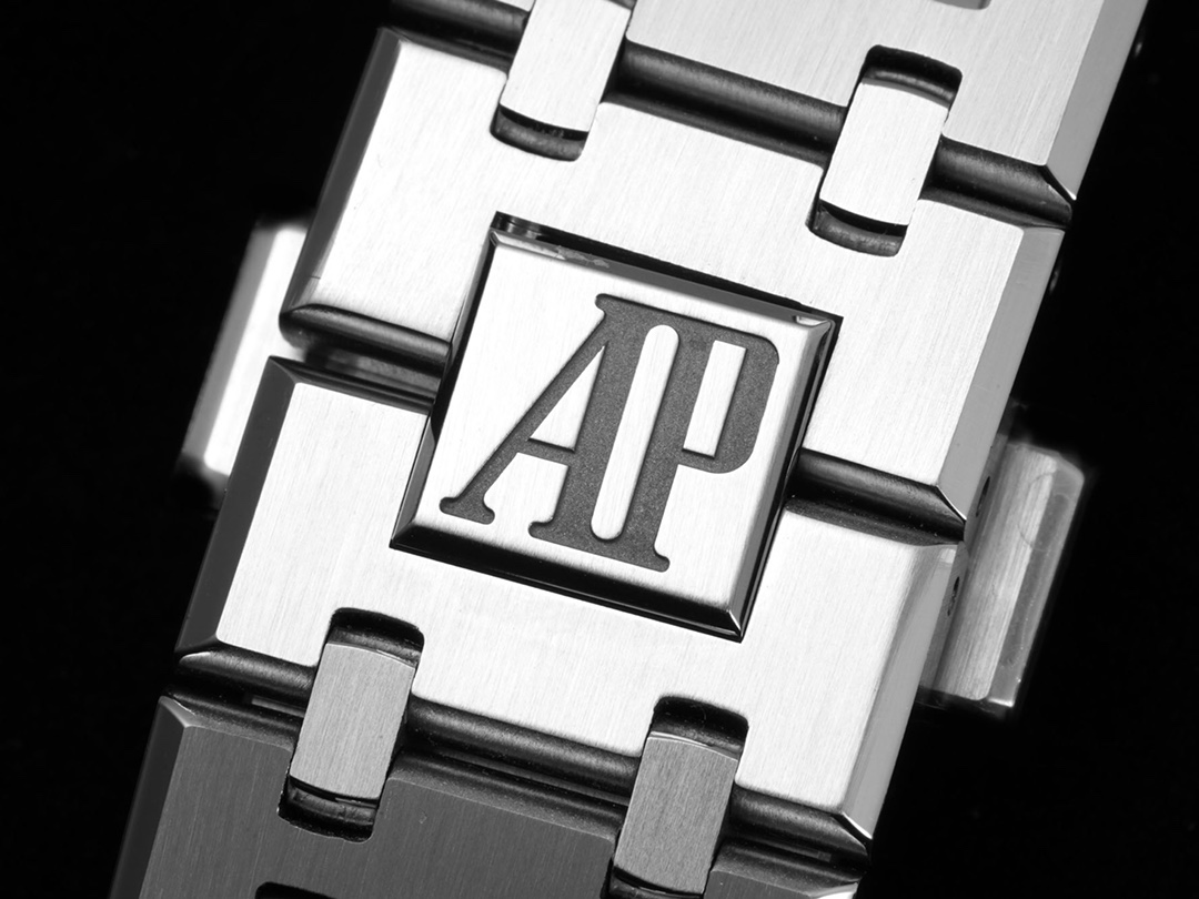 Audemars piguet Royal Oak Series 15400ST.OO.1220ST.01(1:1 replica)