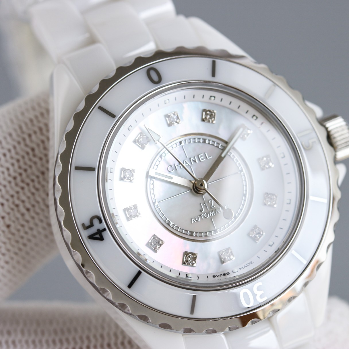 CHANEL J12 33mm - Ceramic - Diamonds(1:1 replica)