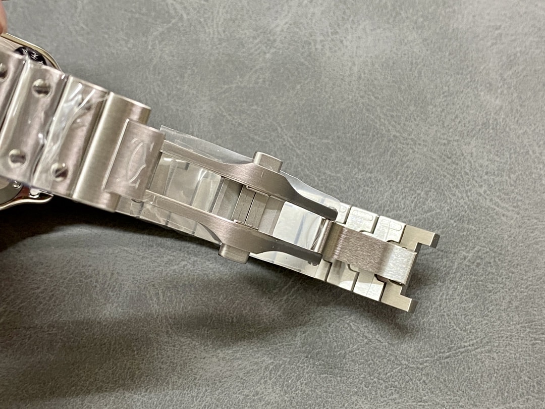 Fake Cartier watch Santos medium model Manufacture mechanical movement Steel Silver Dial WSSA0029 AF(1:1 replica)