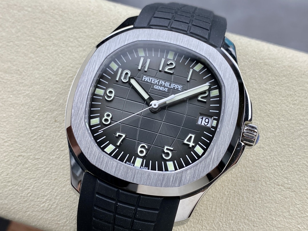 Fake Patek Philippe Replica Watch Aquanaut Date Sweep Seconds Stainless Steel Black Dial 5167A-001 3KF(1:1 replica)