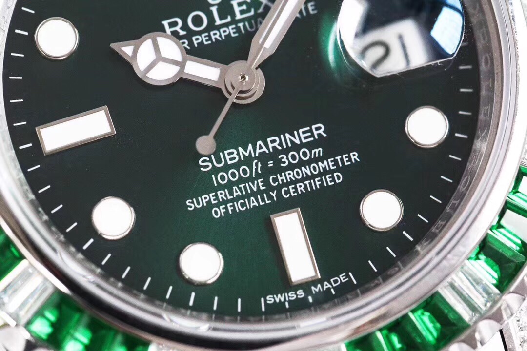 Rolex Submariner Customized with Diamonds - Green Diamonds - 40MM(1:1 replica)