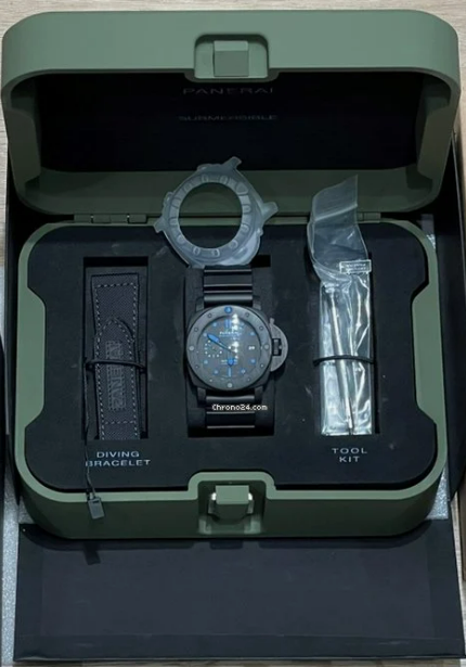 Panerai Submersible Carbotech™ PAM02616(1:1 replica)
