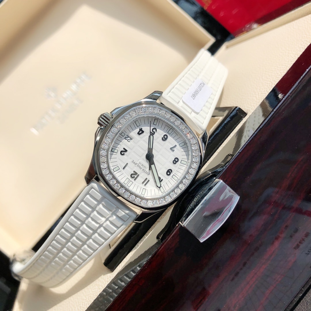 Fake Patek Philippe Replica Watch Aquanaut Ladies Stainless Steel Composite 5067A-024 TWF(1:1 replica)