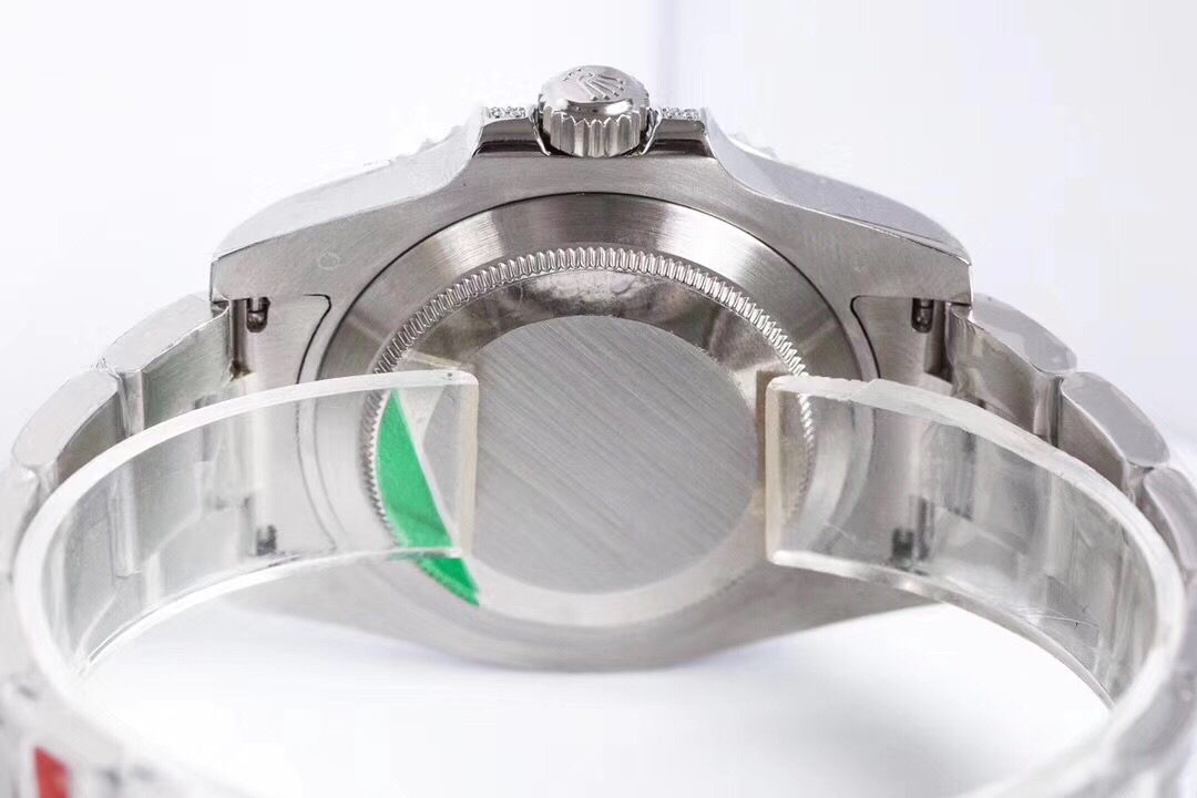 Rolex Submariner Customized with Diamonds - Green Diamonds - 40MM(1:1 replica)