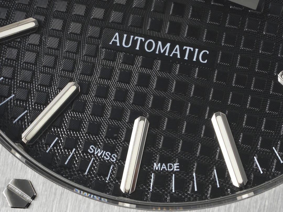 Audemars piguet Royal Oak Series 15400ST.OO.1220ST.01(1:1 replica)