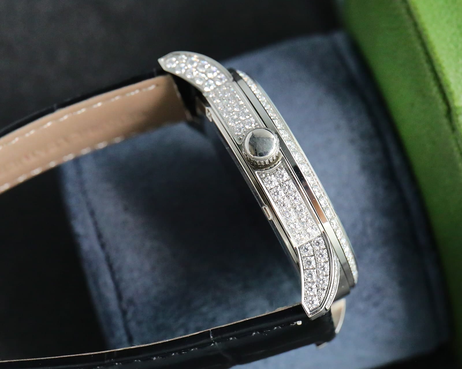 Fake Diamond Watch Patek Philippe Replica Calatrava Diamond Ribbon Joaillerie White Gold Diamond Dial 4978/400G-001 Quartz(1:1 replica)