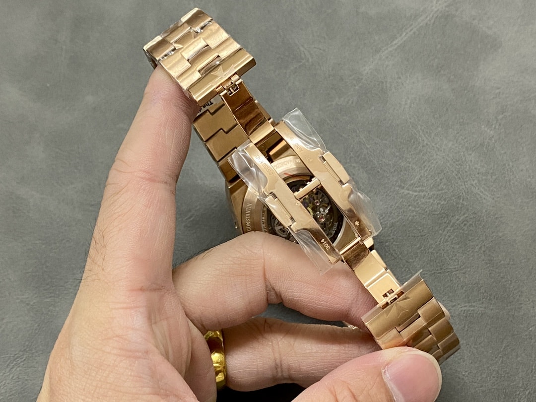 Fake Vacheron Constantin Replica Watch Overseas perpetual calendar ultra-thin skeleton Boutique Exclusive 41.5 MM PINK GOLD 4300V/220R-B642(1:1 replica)