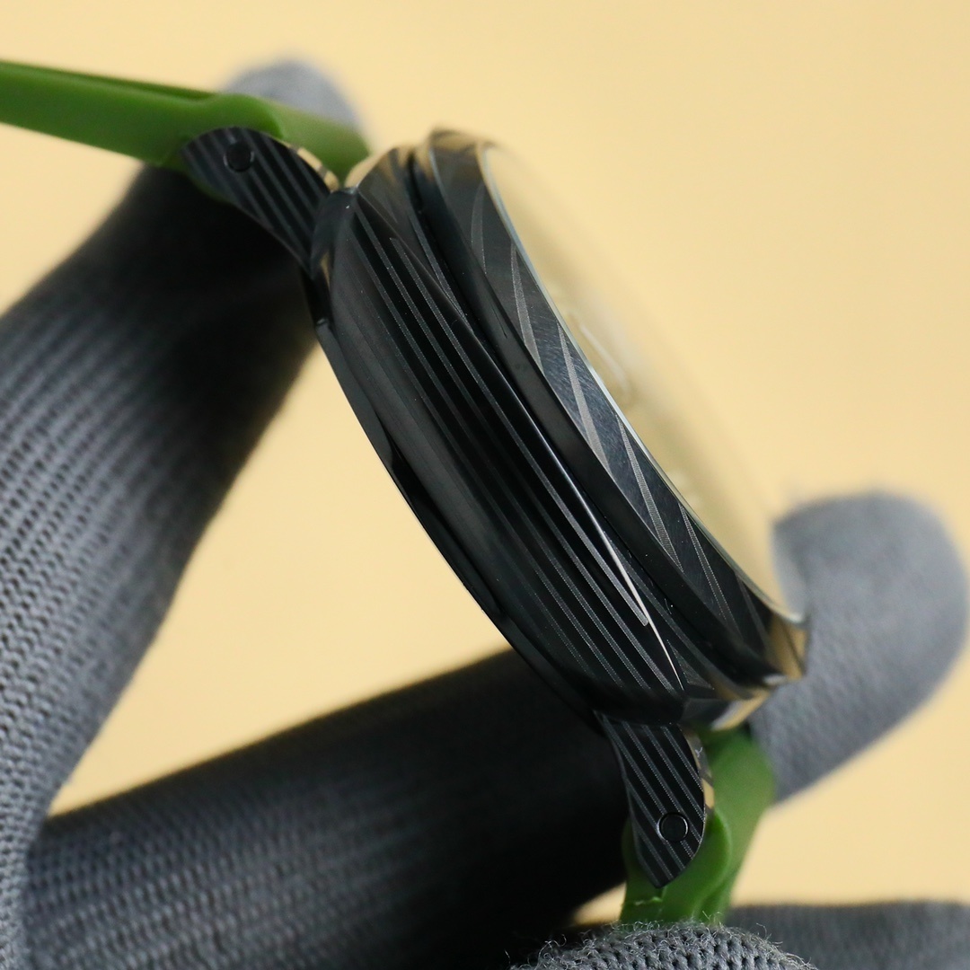 Panerai SUBMERSIBLE BMG-TECH™ ─ 47mm(1:1 replica)