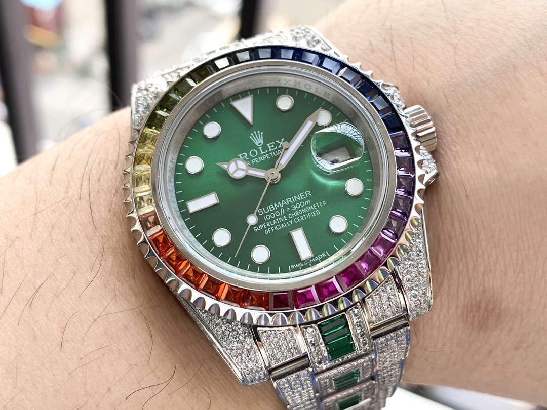 Rolex Submariner Special Edition with diamonds - Green iridescent diamonds - All diamonds - 40 mm(1:1 replica)