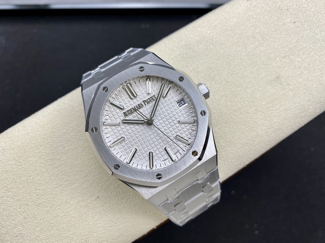 Audemars Piguet replica watch Royal Oak Selfwinding “50th Anniversary” 41mm Stainless Steel Silver Dial 15510ST.OO.1320ST.03-ZF(1:1 replica)