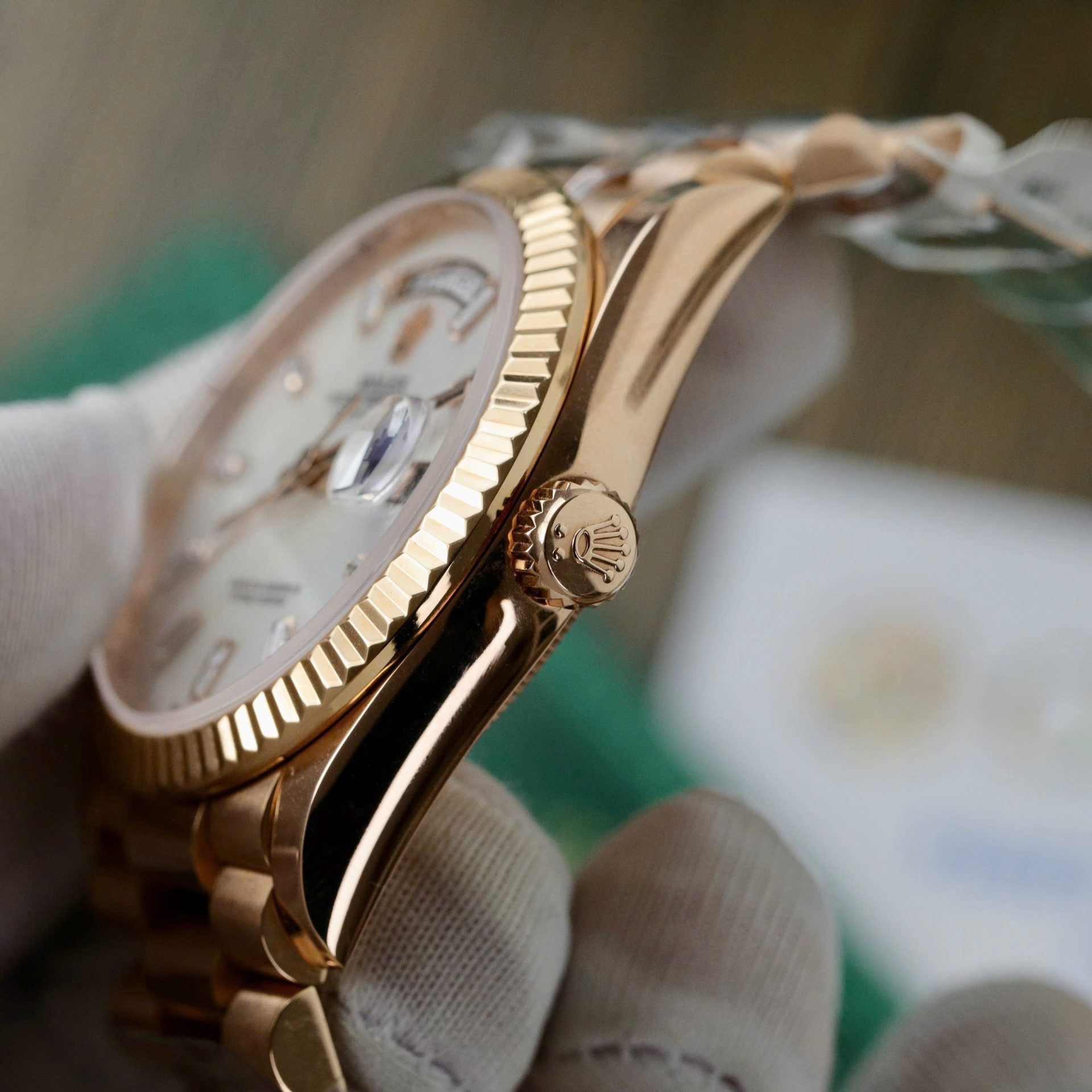 Rolex Day-Date Dial Mother Of Pearl Best Replica Watch Custom Gold Wrapped 36mm