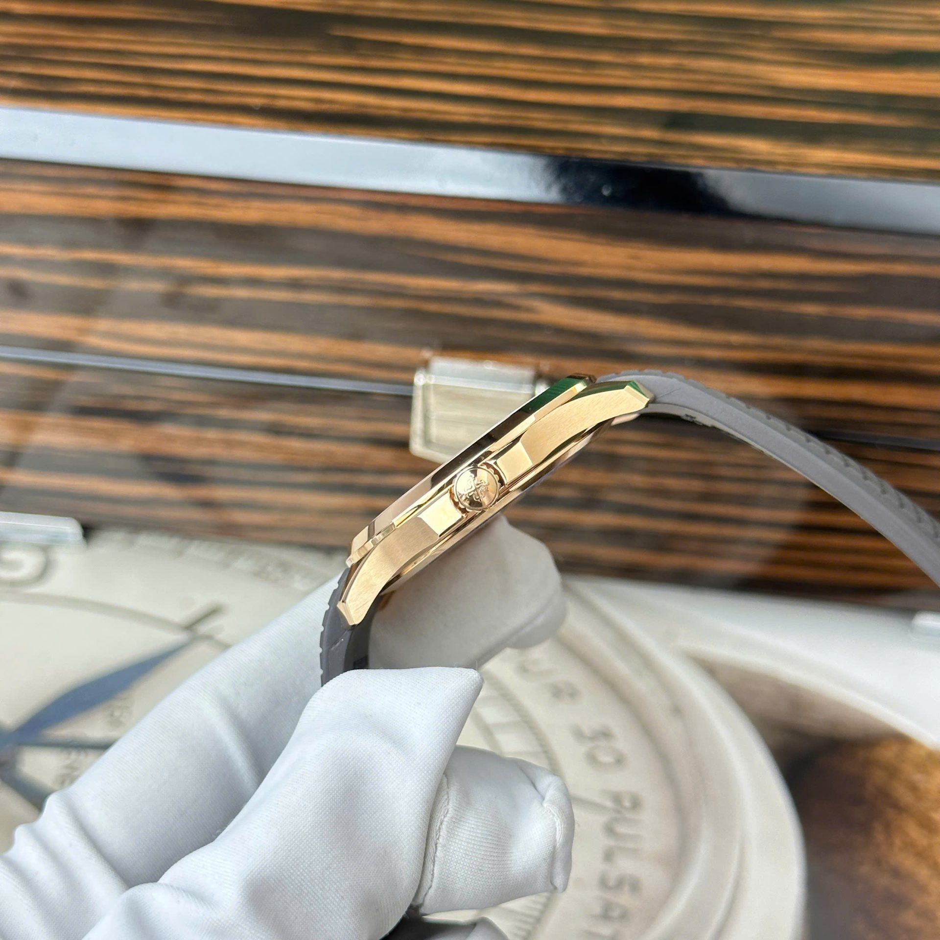 Patek Philippe Aquanaut 5167R Best Replica Watch Custom Like Auth 40mm