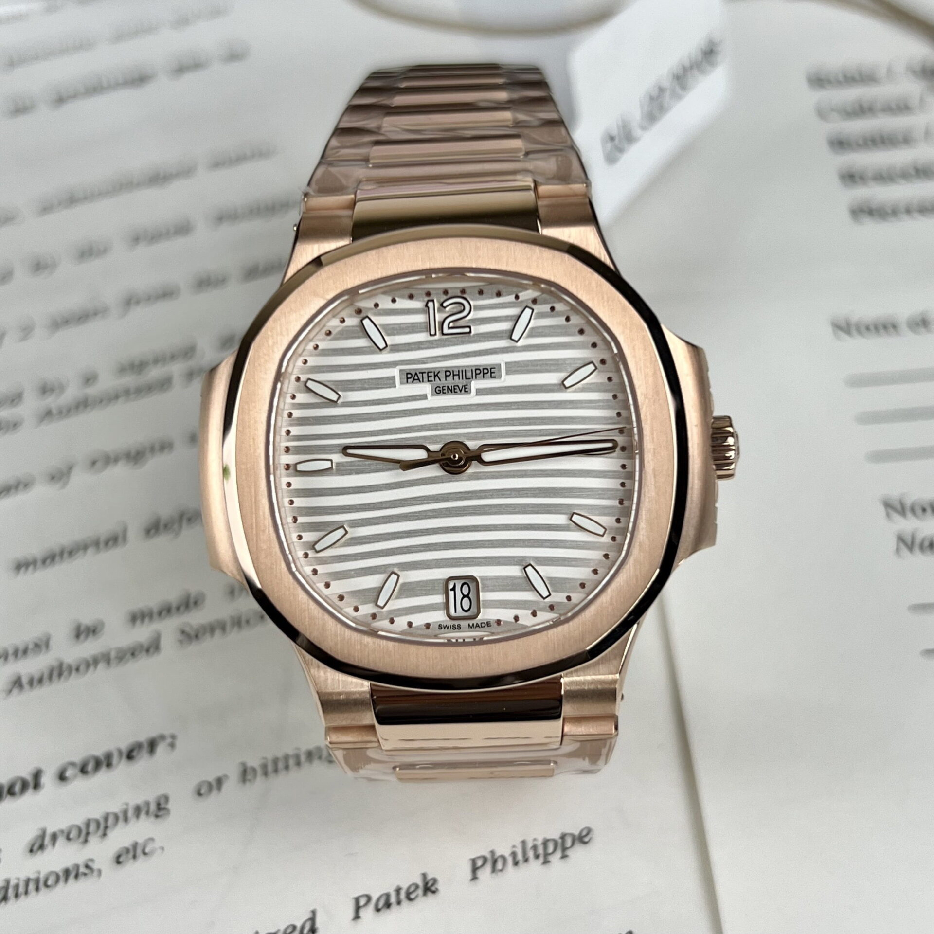 Patek Philippe Best Replica Watch Nautilus 7118 Gold Wrapped White Dial 3K Factory 35.2mm