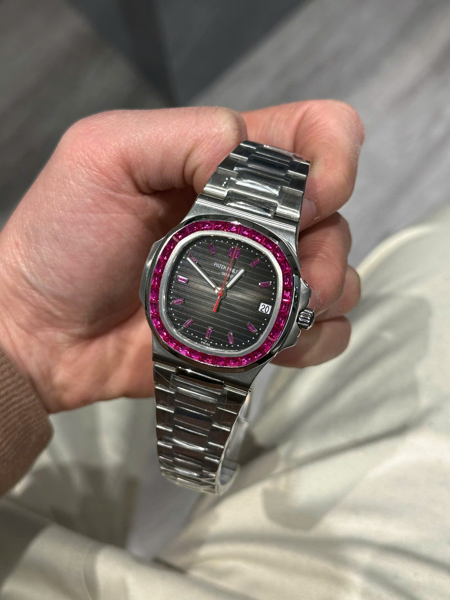 Patek Philippe Nautilus 5711 Replica 11 Watch Bezel Ruby Red 40mm