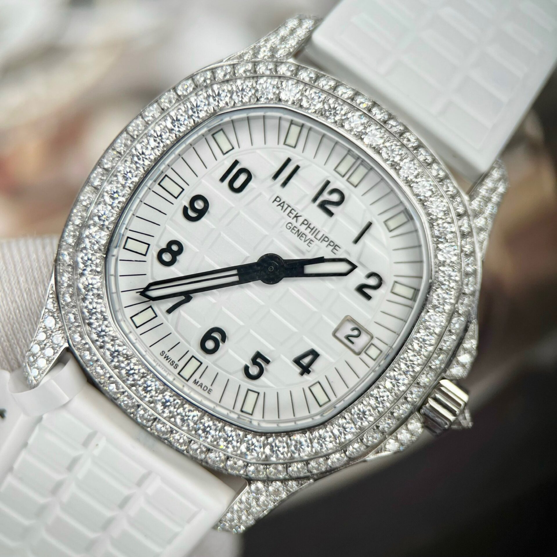 Patek Philippe Replica Watch Aquanaut 5069G Custom Full Moissanite Diamonds PPF Factory 35.2mm