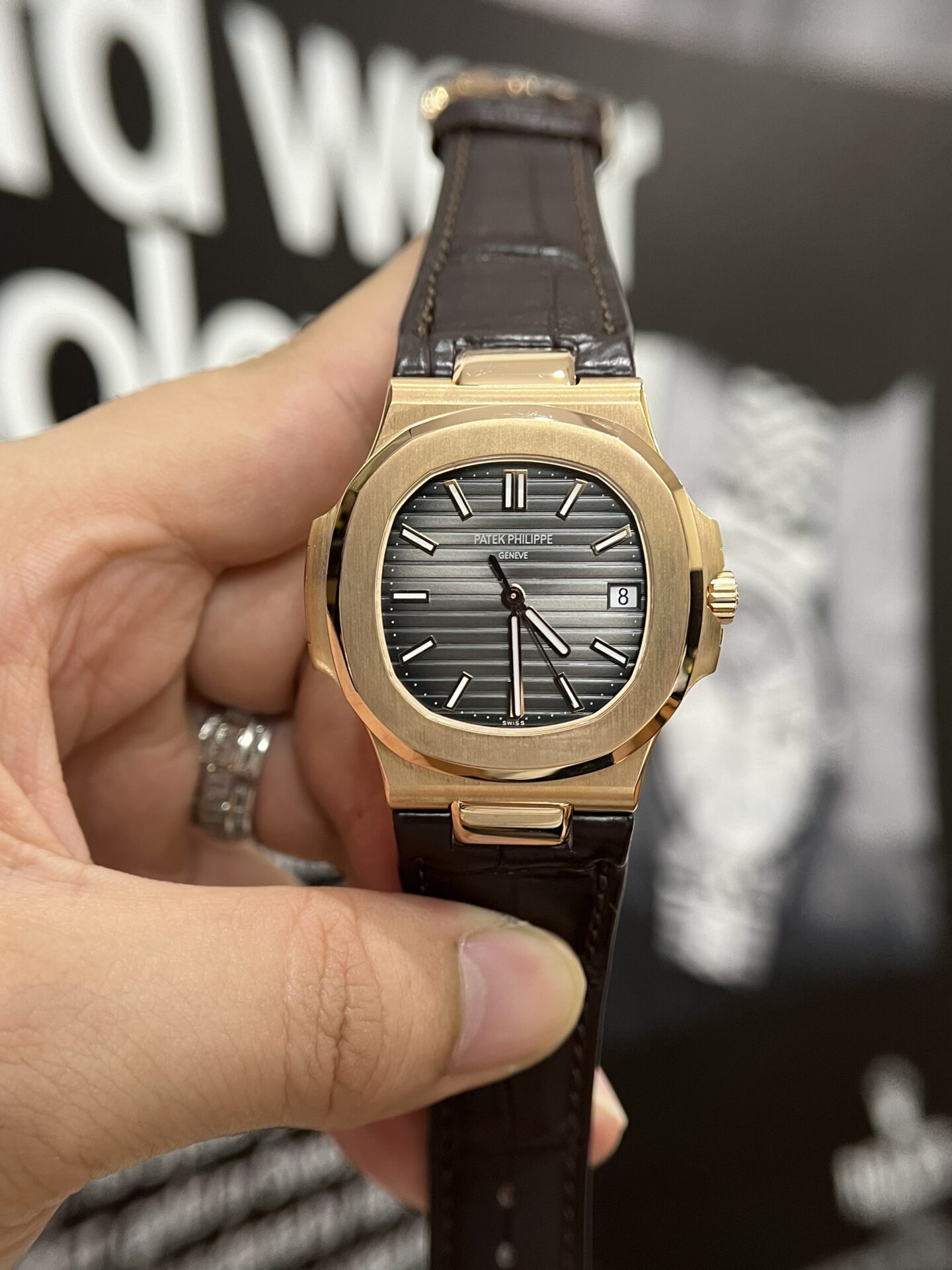 Patek Philippe Nautilus 5711 Replica Watch Gold Wrapped 3K Factory 40mm