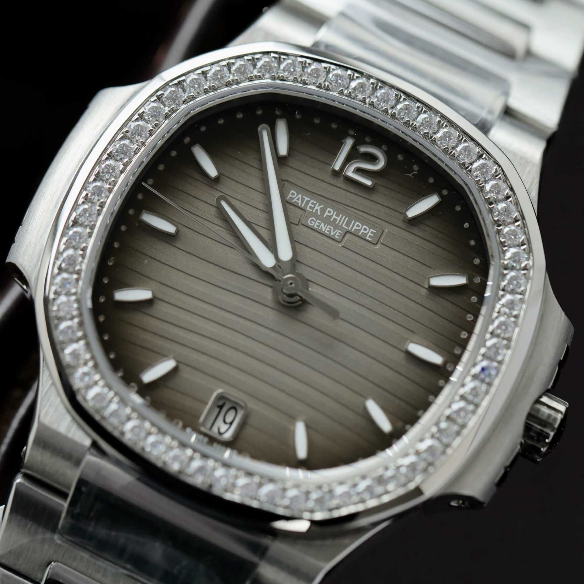 Patek Philippe Nautilus 7118 Copies Watch Gray Dial Custom Diamonds Moissante 3K Factory 35.2mm