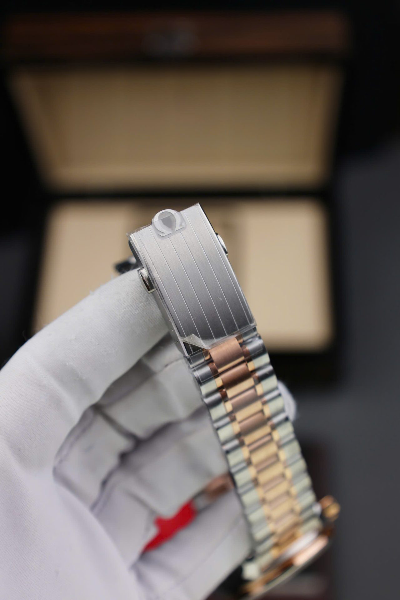 Omega SpeedMaster Fake Watch MoonWatch Demi Rose Gold 42mm