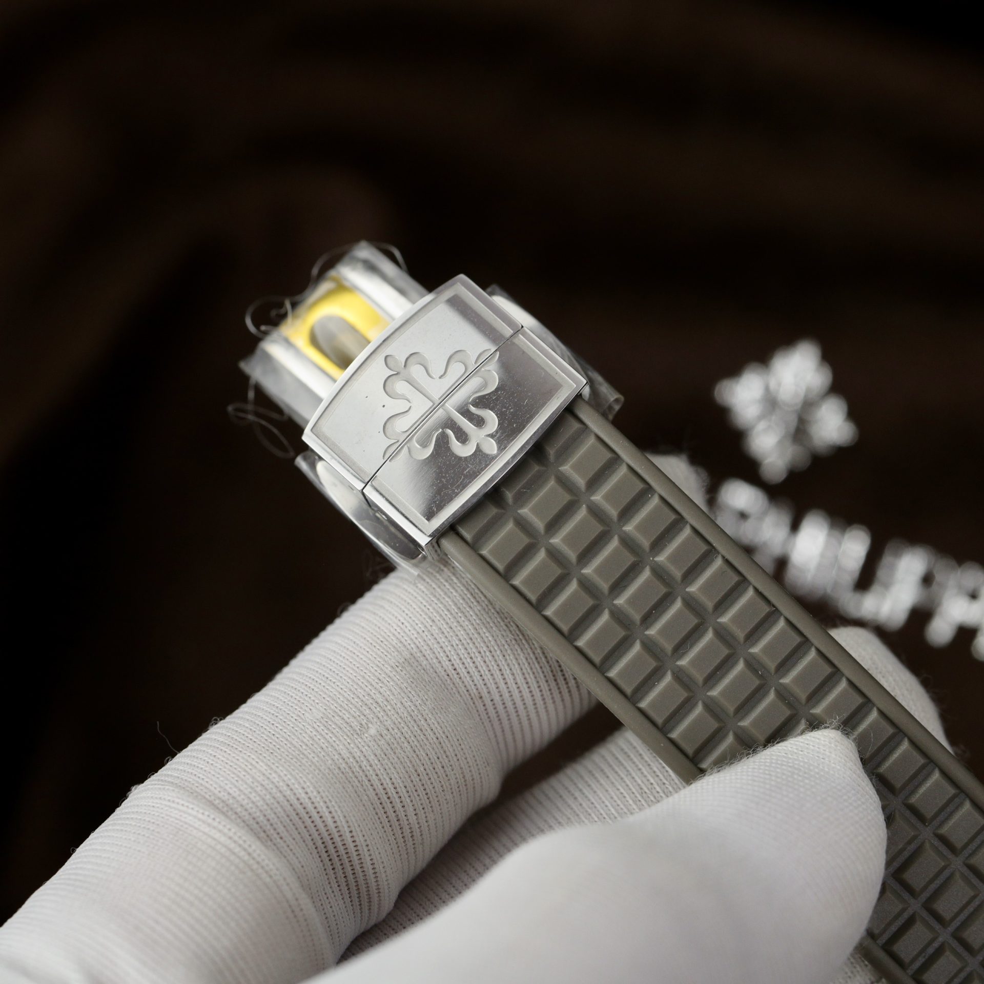 Patek Philippe Replica Watch Aquanaut 5067 Gray Dial Rubber Strap 35.6mm