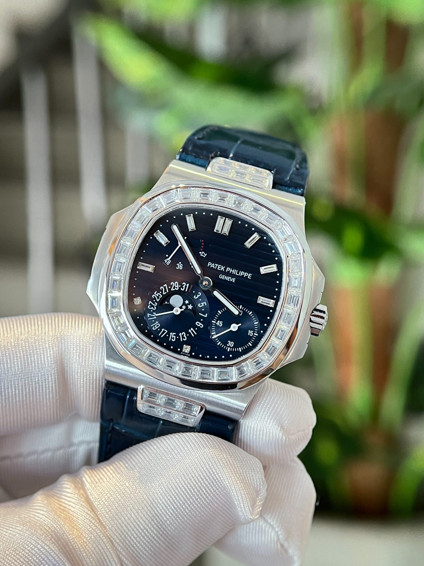 Patek Philippe Replica Watch Nautilus 5724 Custom Moissanite Diamonds Leather Strap 40mm