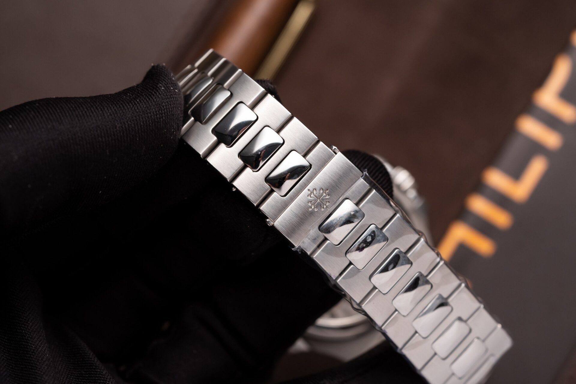 Patek Philippe Nautilus 5712 Replica 1:1 Watch Gray Dial PPF V2 40mm