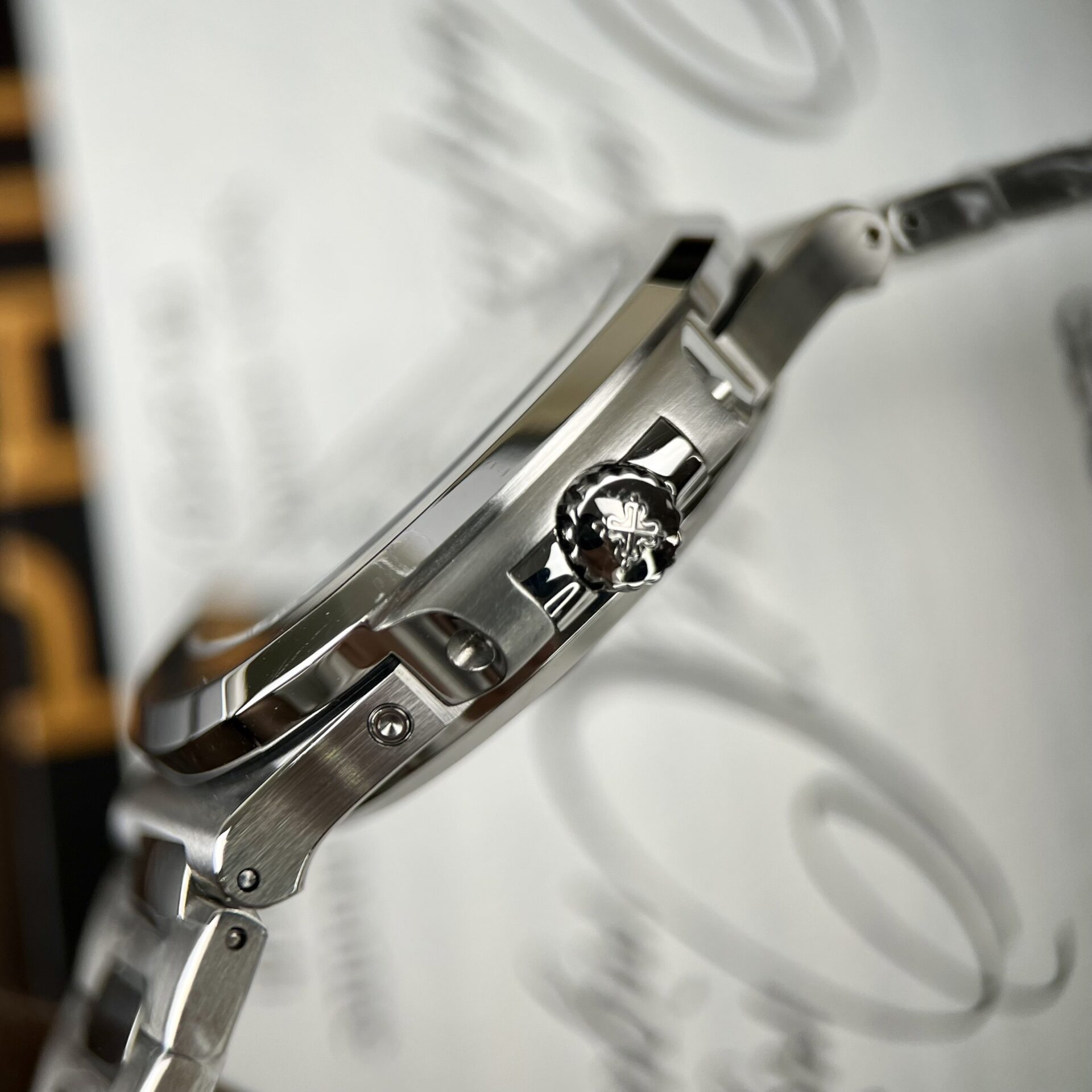 Patek Philippe Nautilus 5712 Replica 1:1 Watch Green Dial ZF 40mm