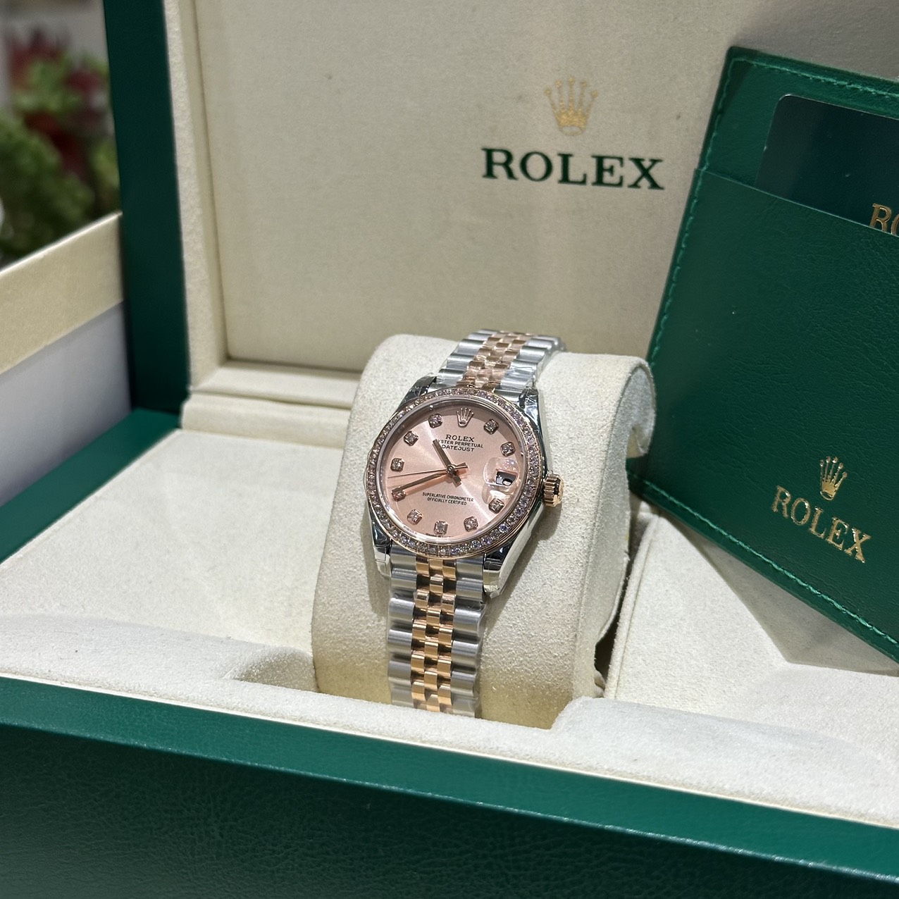 Rolex DateJust Women s High Quality Fake Watch Sunburt Dial Jubilee Strap 31mm