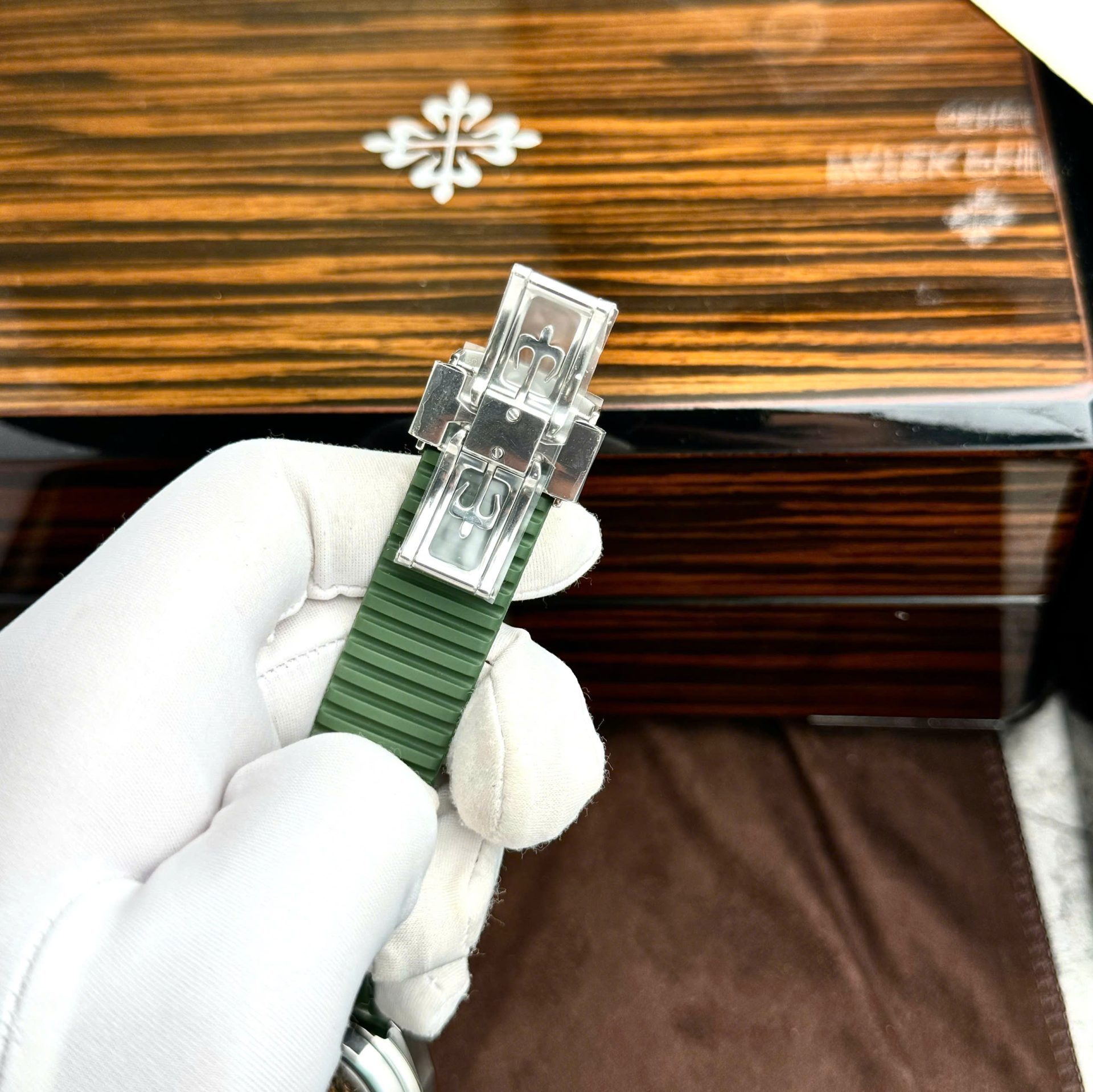 Patek Philippe Replica Watch Aquanaut 5968G Green Dial Rubber Strap 42.2mm