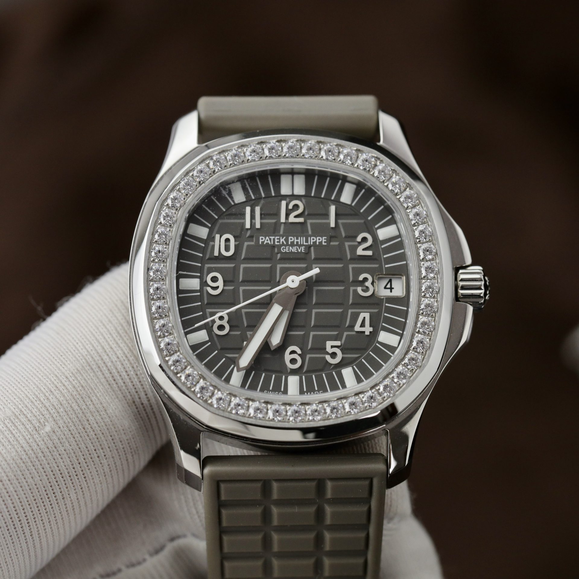Patek Philippe Replica Watch Aquanaut 5067 Gray Dial Rubber Strap 35.6mm