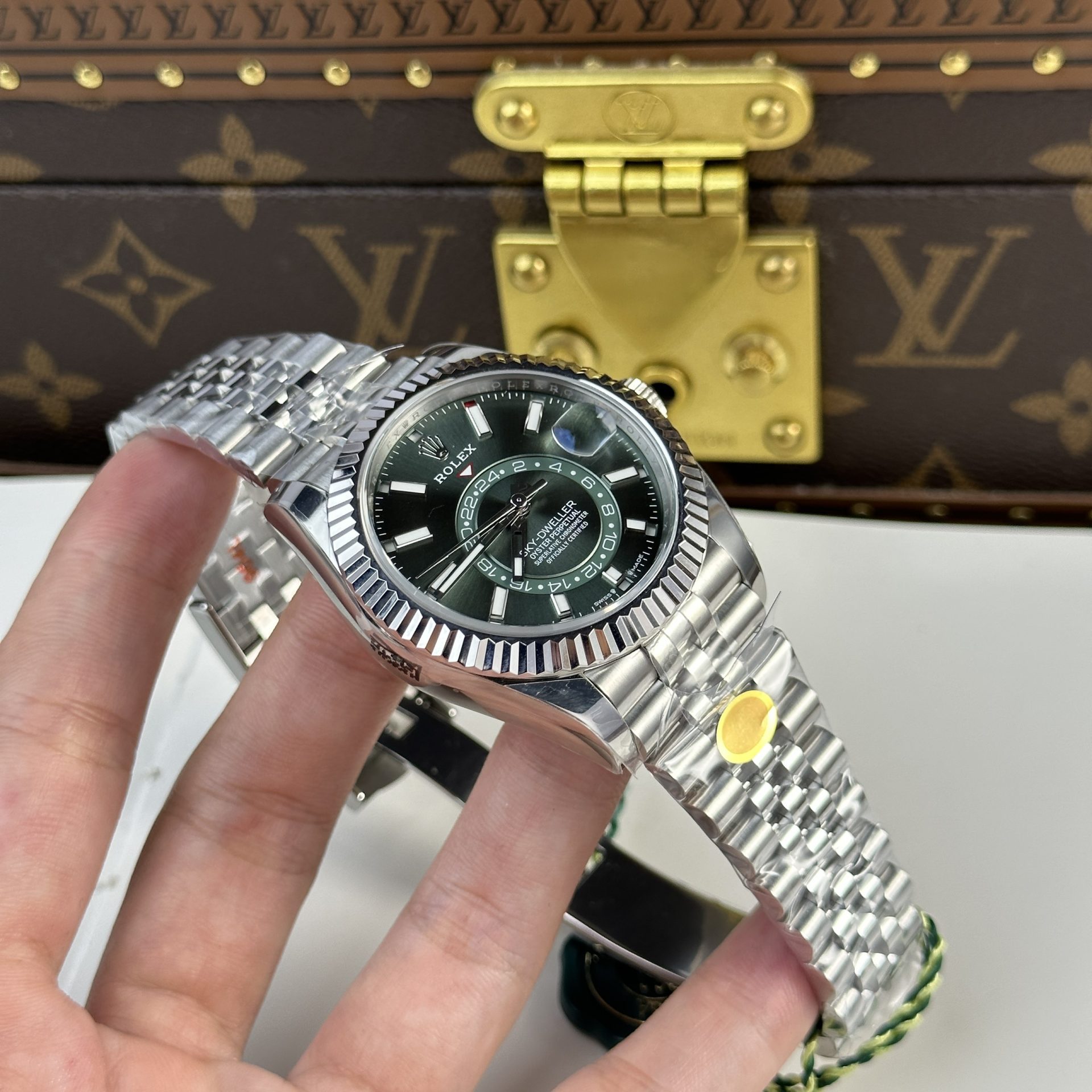 Rolex Replica Watch Sky Dweller 336934 Strap Jubilee Dial Green 42mm