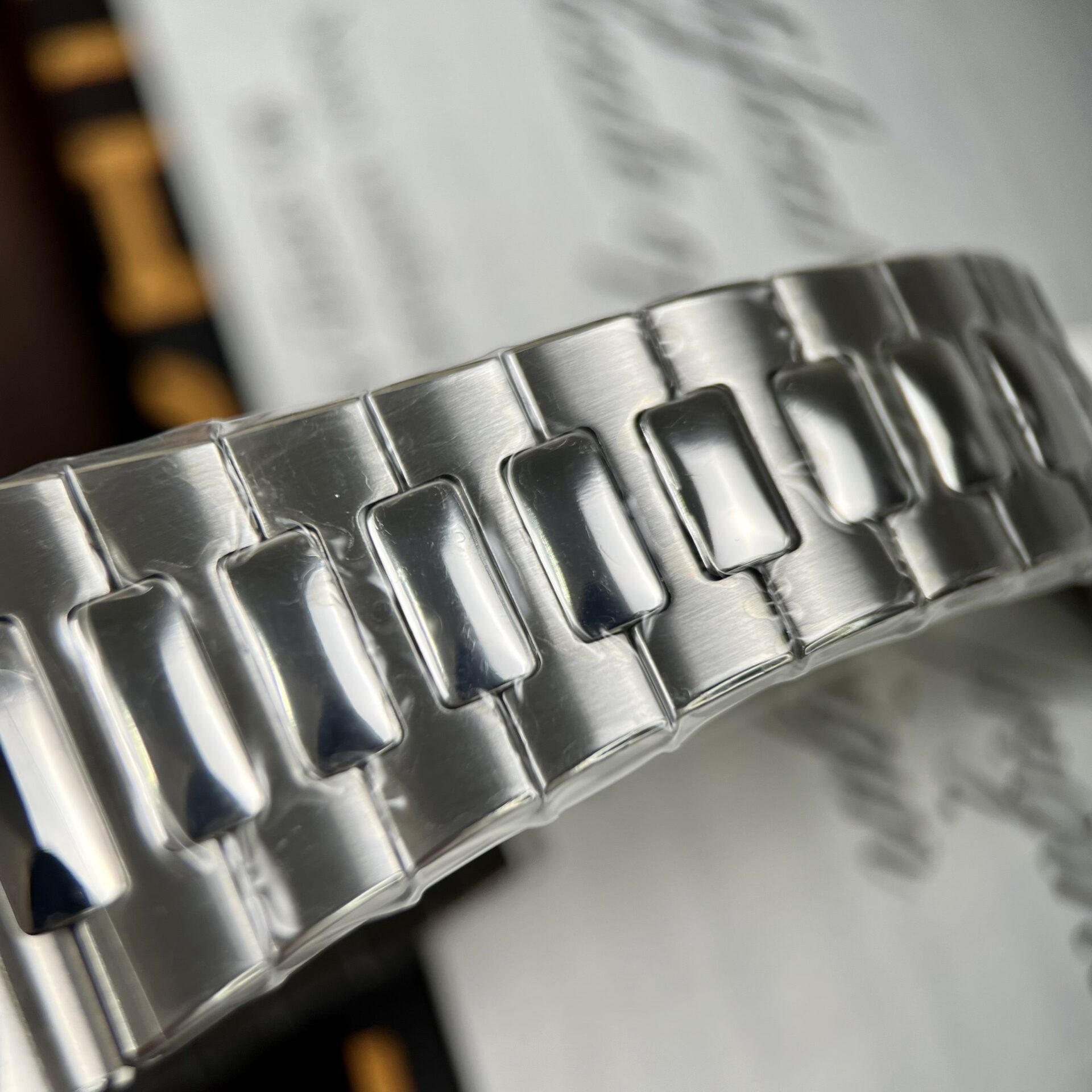 Patek Philippe Nautilus 5712 Replica 1:1 Watch Green Dial ZF 40mm